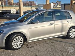 Grigio Usata 2016 VW Golf Trendline Tre volumi | 9000 €