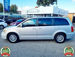 Argento Usata 2013 Lancia Voyager Platinum Monovolume | 9899 € (Ottimo prezzo)