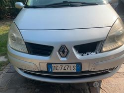 Grigio Usata 2007 Renault Grand Scénic II Monovolume | 500 € (Super prezzo)