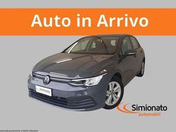 Grigio Usata 2023 VW Golf VIII Life Tre volumi | 21.885 € (Super prezzo)