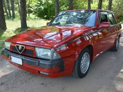 Rosso Usata 1991 Alfa Romeo 75 Quadrifoglio Verde Tre volumi | 30.000 €