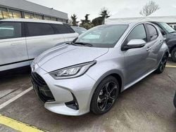 Argento Nuova 2025 Toyota Yaris Hybrid Lounge Due volumi | 24.890 € (Buon prezzo)