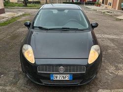 Nero Usata 2009 Fiat Grande Punto Due volumi | 4100 € (Molto cara)