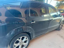 Usata 2009 Ford S-MAX Titanium Monovolume | 4400 € (Ottimo prezzo)