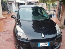 Nero Usata 2011 Renault Scénic III Monovolume | 3000 € (Ottimo prezzo)
