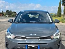 Grigio Usata 2023 Kia Rio Due volumi | 14.200 € (Buon prezzo)