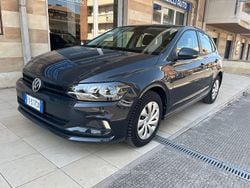 Grigio Usata 2019 VW Polo Comfortline Tre volumi | 11.800 € (Buon prezzo)