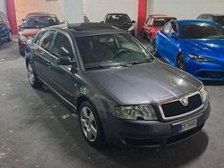 Usata 2005 Skoda Superb Tre volumi | 2000 €