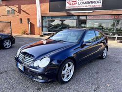 Blu/azzurro Usata 2001 Mercedes C230 Coupé | 5900 €