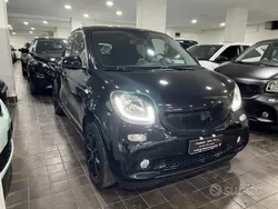 Nero cinema Usata 2018 Smart ForFour Passion Tre volumi | 12.490 € (Buon prezzo)
