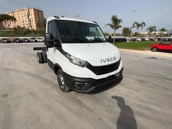 Bianco pastello Usata 2024 Iveco Daily Due volumi | 40.900 €
