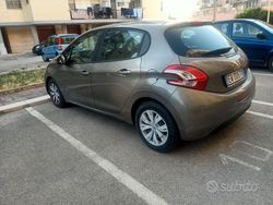 Usata 2014 Peugeot 208 Allure Due volumi | 5200 € (Ottimo prezzo)