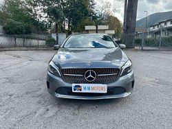 Grigio Usata 2018 Mercedes A180 Executive Tre volumi | 14.490 € (Buon prezzo)
