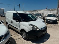 Bianco Usata 2017 Opel Combo Monovolume | 8650 € (Super prezzo)