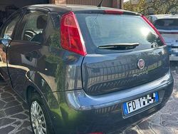Grigio Usata 2016 Fiat Punto Lounge Tre volumi | 7500 € (Molto cara)