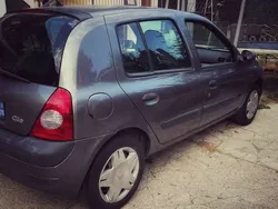 Argento Usata 2002 Renault Clio II Privilege Tre volumi | 930 € (Ottimo prezzo)