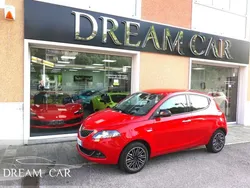 Rosso metallizzato Usata 2022 Lancia Ypsilon Gold Due volumi | 11.990 € (Buon prezzo)