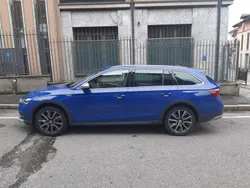 Blu/azzurro Usata 2021 Skoda Octavia Scout 4x4 Station wagon | 35.600 € (Buon prezzo)