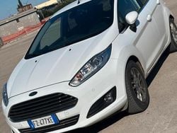 Bianco Usata 2015 Ford Fiesta Titanium Due volumi | 7500 € (Ottimo prezzo)
