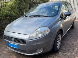 Grigio Usata 2007 Fiat Grande Punto Due volumi | 2700 € (Buon prezzo)