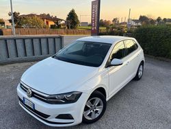 Bianco Usata 2018 VW Polo Comfortline Tre volumi | 12.300 € (Buon prezzo)