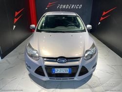 Grigio Usata 2012 Ford Focus Titanium Tre volumi | 4500 € (Buon prezzo)
