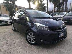 Lilla Usata 2013 Toyota Yaris Lounge Tre volumi | 7500 € (Cara)