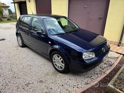 Blu/azzurro Usata 2002 VW Golf IV Tre volumi | 2500 € (Buon prezzo)