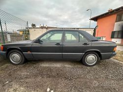 Grigio Usata 1990 Mercedes 190 Tre volumi | 2000 €