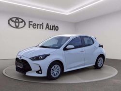 Bianco Usata 2023 Toyota Yaris Active Tre volumi | 14.400 € (Buon prezzo)