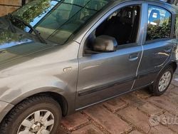 Grigio Usata 2010 Fiat Panda Tre volumi | 3500 € (Buon prezzo)
