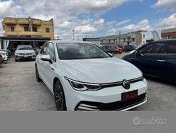 Bianco Usata 2021 VW Golf Style Tre volumi | 20.990 € (Cara)