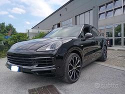 Usata 2021 Porsche Cayenne SUV | 76.000 € (Molto cara)