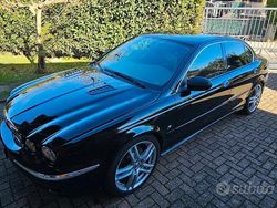 Nero Usata 2003 Jaguar X-type Executive Tre volumi | 5000 € (Cara)