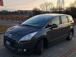 Grigio Usata 2011 Peugeot 5008 Monovolume | 2500 € (Buon prezzo)