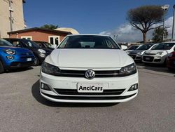 Bianco Usata 2018 VW Polo Comfortline Tre volumi | 10.990 € (Buon prezzo)