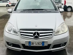 Usata 2008 Mercedes A150 Avantgarde Tre volumi | 3000 € (Buon prezzo)