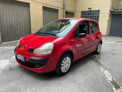 Rosso pastello Usata 2010 Renault Modus Monovolume | 3900 € (Cara)
