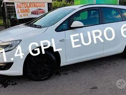 Bianco Usata 2015 Opel Astra Tre volumi | 4500 € (Super prezzo)