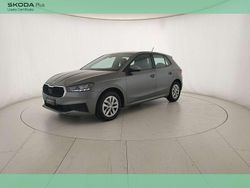 Grigio graphite metallizzato Usata 2023 Skoda Fabia Selection Tre volumi | 14.400 € (Buon prezzo)