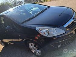 Nero Usata 2009 Opel Corsa Tre volumi | 2399 € (Buon prezzo)