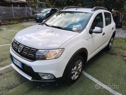 Bianco Usata 2017 Dacia Sandero Tre volumi | 5499 € (Buon prezzo)