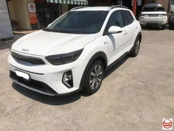 Bianco Usata 2022 Kia Stonic Style SUV | 14.900 € (Buon prezzo)