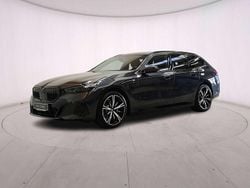Sophisto grey Nuova 2026 BMW 530e M Sport Station wagon | 79.929 € (Molto cara)