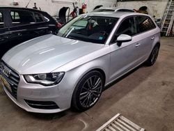 Argento Usata 2014 Audi A3 Attraction Tre volumi | 9599 € (Ottimo prezzo)