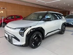 Grigio Nuova 2025 Kia EV3 GT-Line SUV | 41.074 €