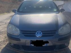Grigio Usata 2007 VW Golf V Tre volumi | 2700 € (Buon prezzo)