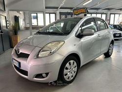 Argento Usata 2009 Toyota Yaris Sol Tre volumi | 5390 € (Buon prezzo)