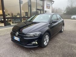 Nero Usata 2019 VW Polo Comfortline Tre volumi | 9800 € (Buon prezzo)