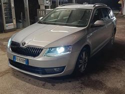 Grigio Usata 2016 Skoda Octavia G-TEC Station wagon | 3900 € (Buon prezzo)